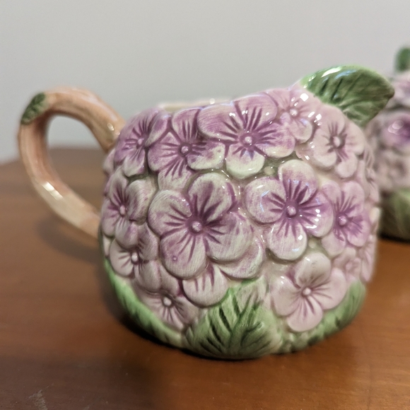 Purple Hydrangea Creamer and Sugar Bowl with lid - Picture 3 of 7